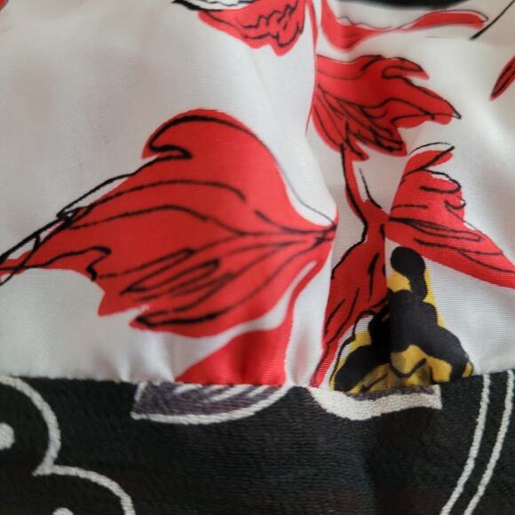 CAbi Womens Tunic Blouse Top XS White Red 100% Silk Floral Sleeveless Loose #948 - Picture 4 of 8
